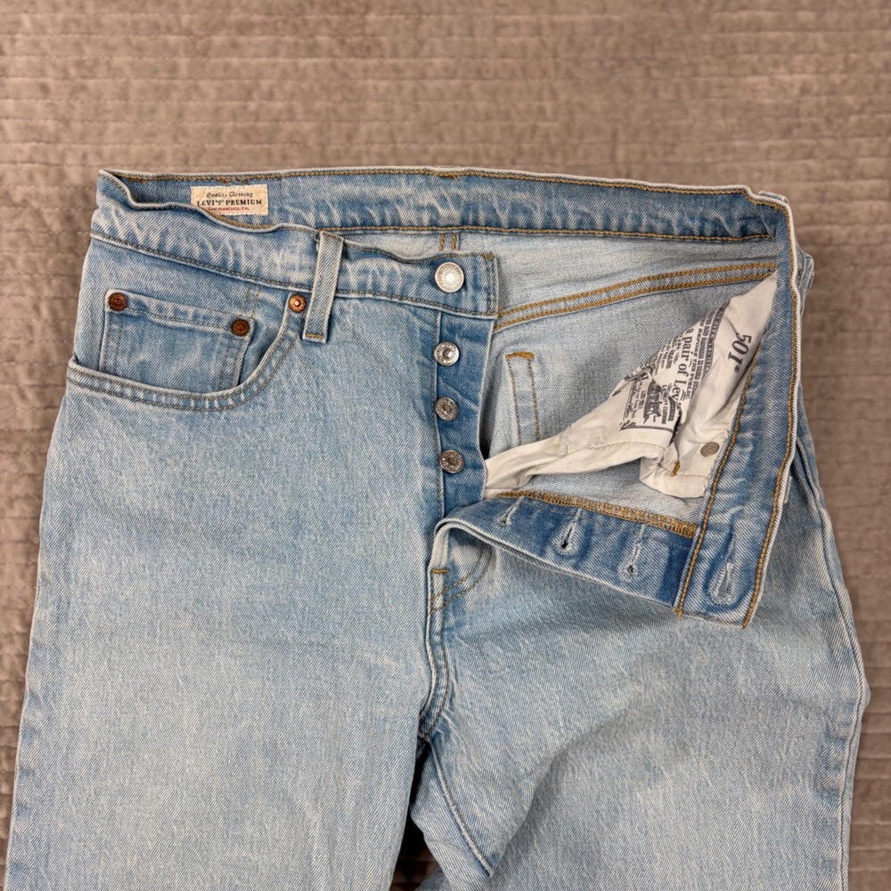 Levis Premium 501 Original Fit Light Wash Straight Leg Button Fly Jeans W28 L28 - Picture 8 of 11